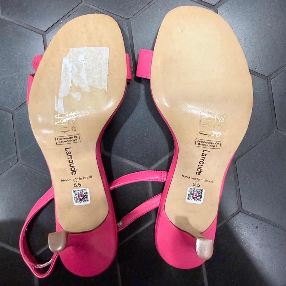Larroudé Hibiscus FLOWER
Slingback Sandal LEATHER Magenta
PINK - Picture 4 of 6